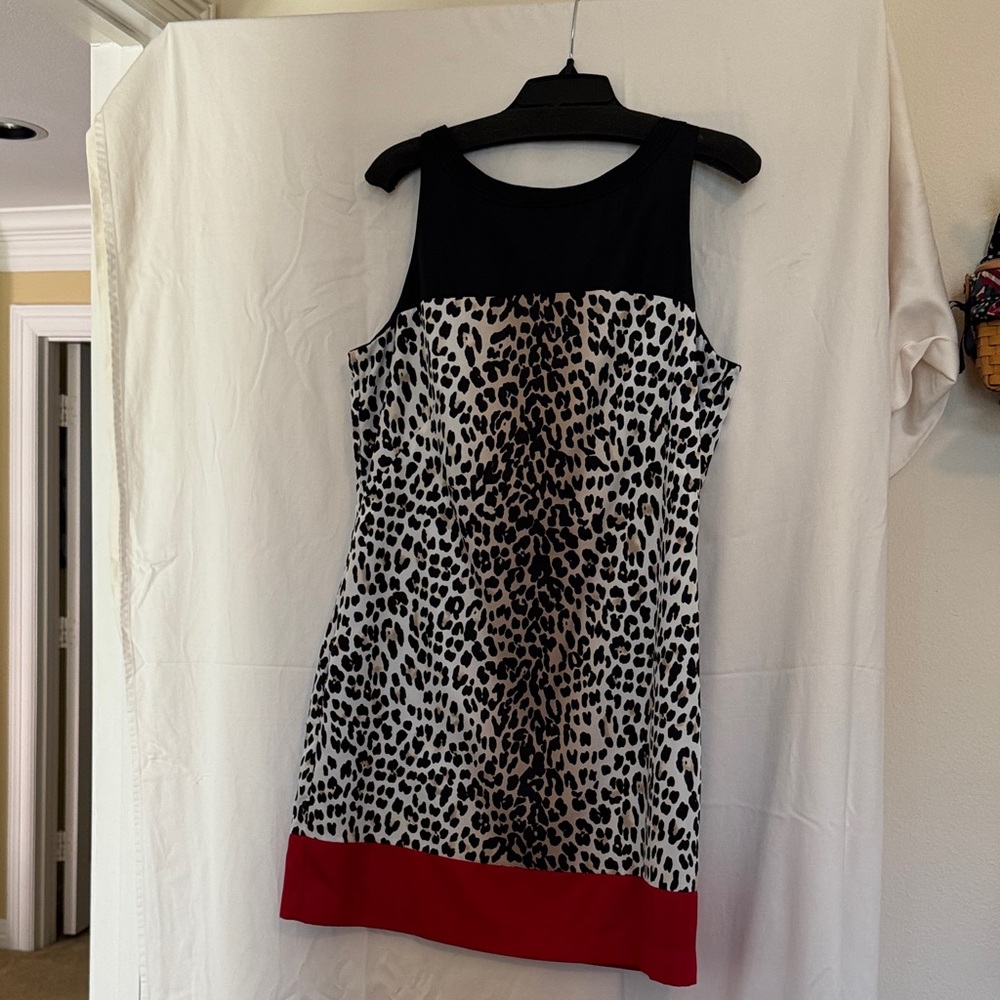 Elegant Black and Red Leopard Print Mini Dress